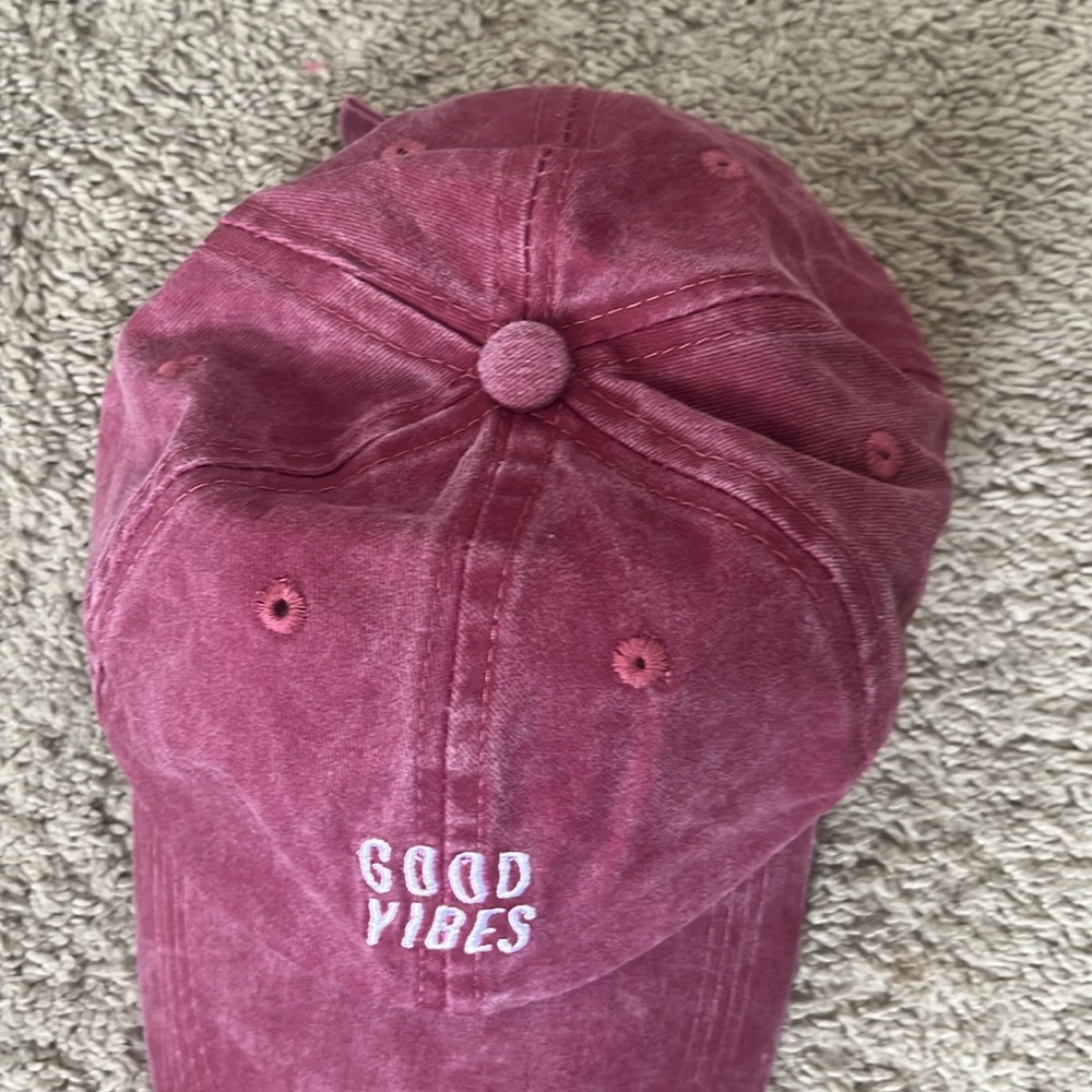 Vivian Roe Baseball Cap. - Picture 2 of 4